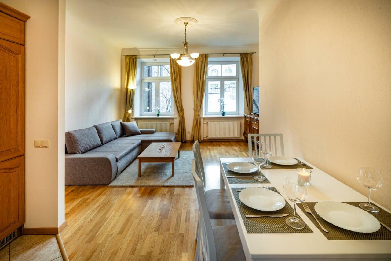 Dzirnavu Street Apartment In City Center Riga Exterior photo